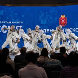 Народный ансамбль танца "Овация" на международной выставке-форуме "Россия" - Фотогалерея