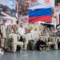 Народный ансамбль танца "Овация" на международной выставке-форуме "Россия" - Фотогалерея