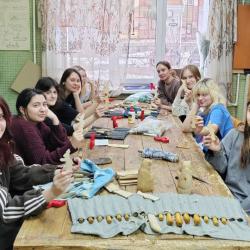 Шаг к профессии: студенты познакомились с Богородским институтом художественной резьбы по дереву - Фотогалерея