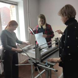 Областной мастер-класс  «Печатная графика в декоративно-прикладном искусстве» - Фотогалерея